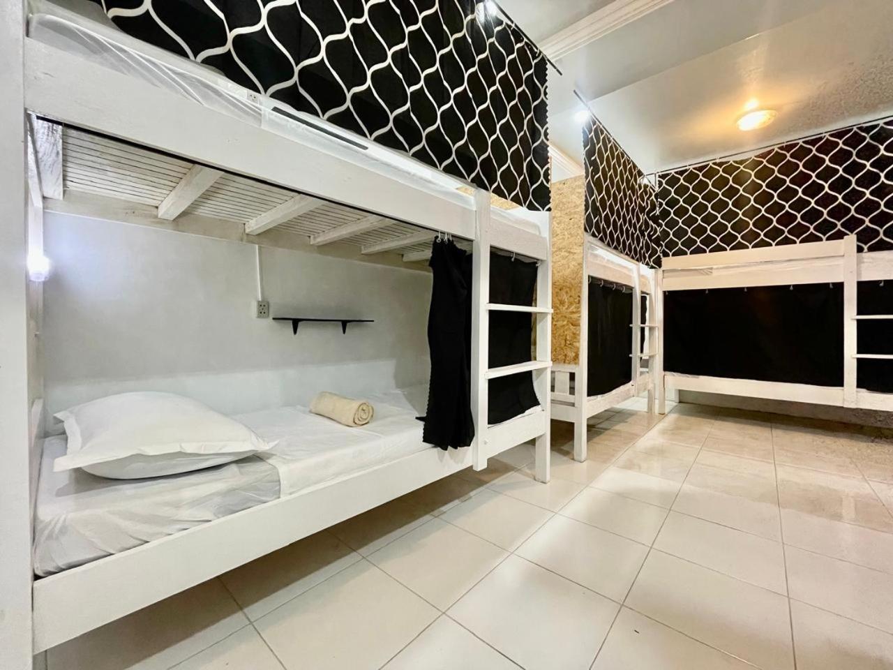 Trail Inn Puerto Princesa Buitenkant foto